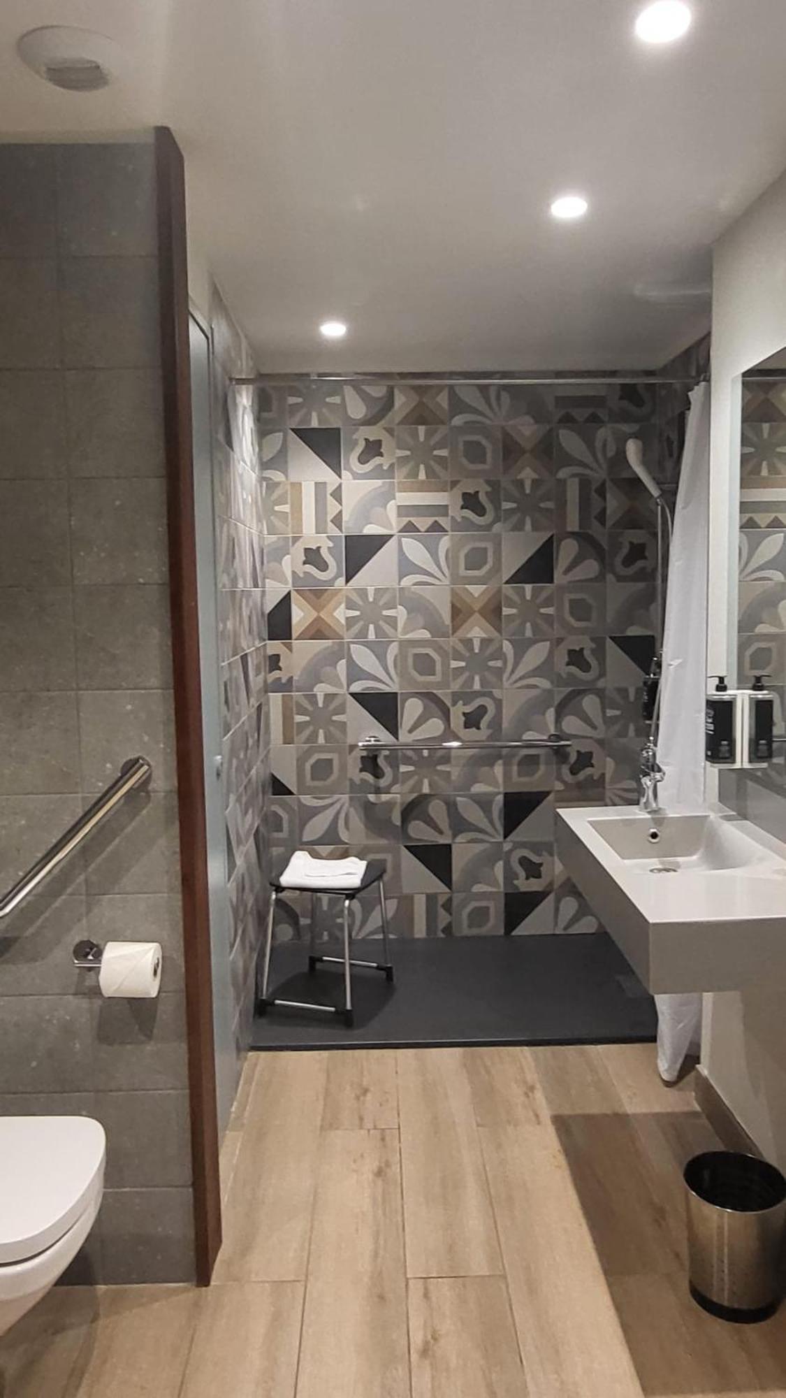 Ibis Budget Porte De La Chapelle - Aréna Hotel 2*